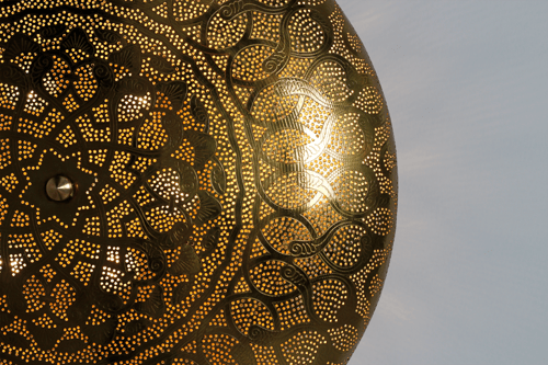 ثريه لاصق نحاسيه طراز مغربي متوفر(عدة مقاسات )