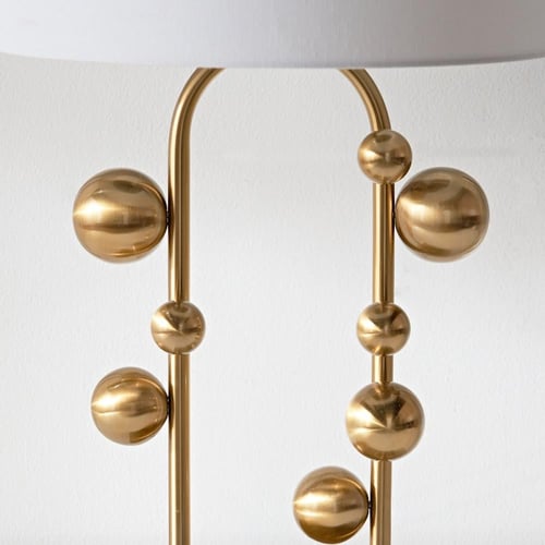 ابجورة طاولة عصرية بغطاء بيج