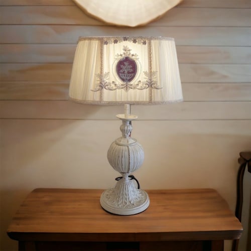 ابجورة كلاسيك وايتي مع غطاء كلاسيك