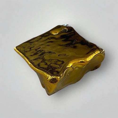 حجر زجاج غير منتظم مقصوص بالوان مختلفة