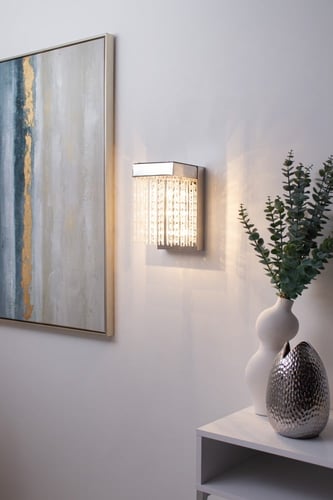 جداري مودرن بتعليقات كريستال وزجاج لون فضي