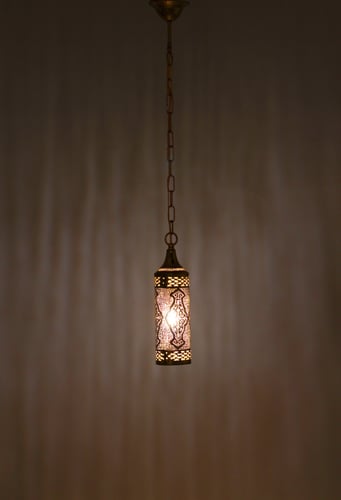 معلقة نحاسية طراز مغربي على شكل اسطواني لون ذهبي