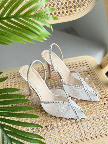 كعب أندريا وازن