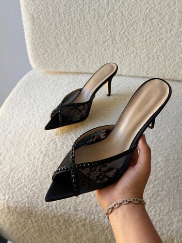 كعب أندريا وازن