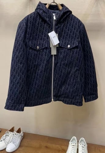 جاكيت ديور للجنسين