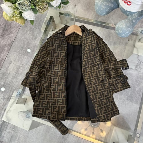 جاكيت فندي اطفال