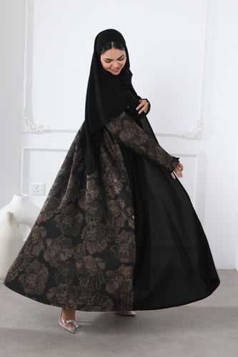 عباية سوداء جاكار ورد بني من الخلف