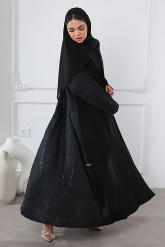 عباية سوداء جاكار أغصان كحلية لمعة ناعمة