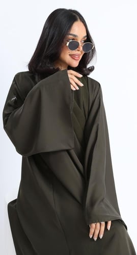 عباية أكمام واسعة زيتي داكن - حرير بارد
