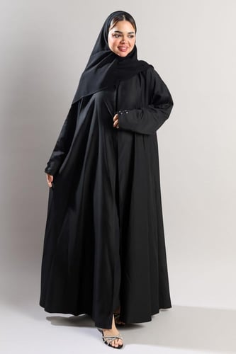 عباية سوداء كريب ياباني ناعم بأزرار