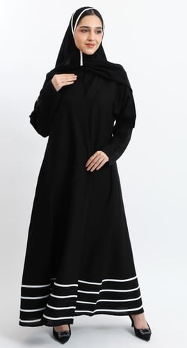 عباية نصف كلوش خطوط بيضاء بالأسفل