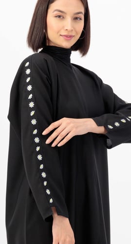 عباية تطريز زهرة الأقحوان أكتاف