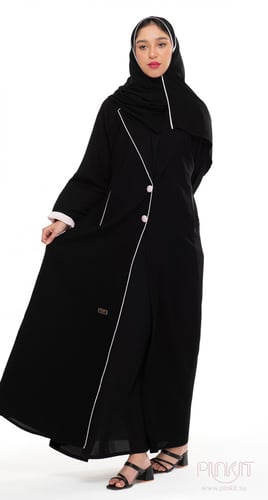 عباية سوداء بتصميم معطف
