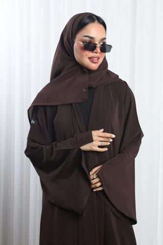 عباية بني أكمام واسعة بفتحة ناعمة