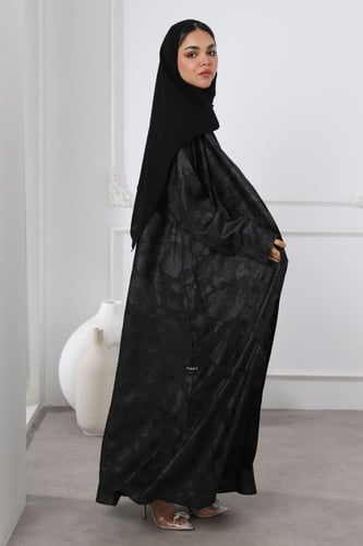 عباية سوداء جاكار ورد