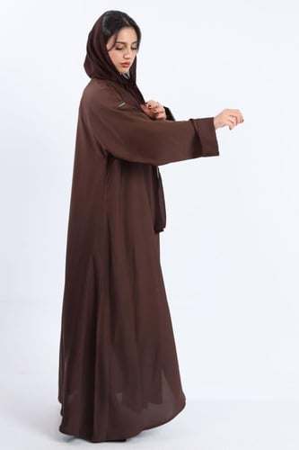 عباية كلاسيك حرير بارد بني داكن