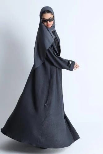 عباية كريب أكمام مثنية وأزرار - رمادي داكن