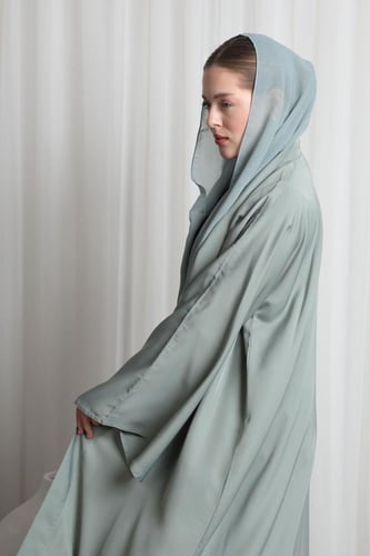 عباية أكمام واسعة زيتي داكن- حرير بارد