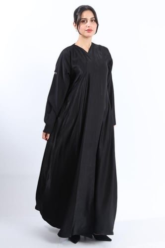 عباية نصف كلوش أسود لامع أكمام مطفية