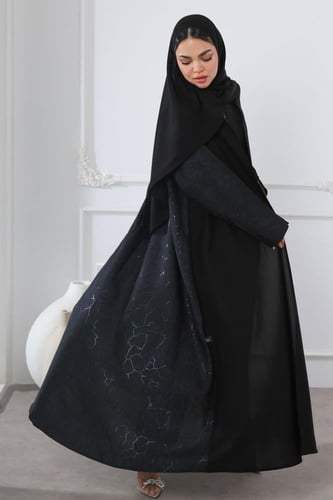 عباية سوداء جاكار أغصان كحلية لمعة ناعمة