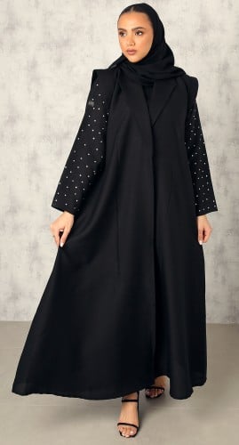 عباية حركة بالأكتاف وكريستال أبيض