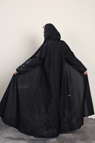عباية سوداء تطريز أسود من الخلف