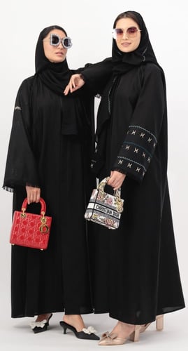 عباية برج الحوت تطريز أسود