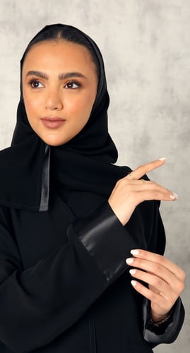 عباية كلوش تفتة جانبية ومن الخلف