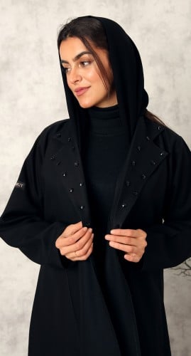 عباية نصف كلوش ياقة كريستال أسود