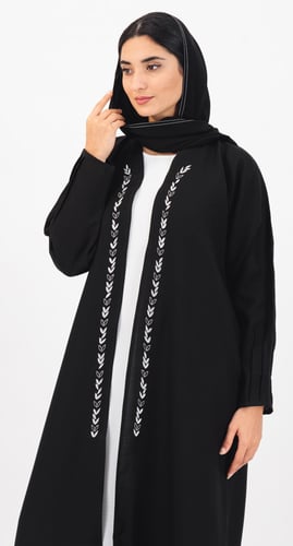 عباية بـ تطريز أوراق