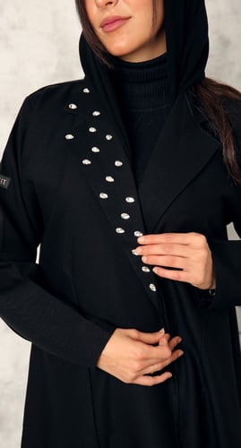 عباية نصف كلوش ياقة كريستال أبيض