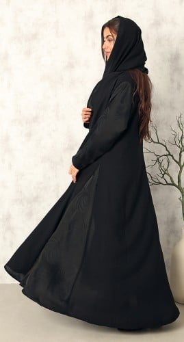 عباية كلوش تطريز جانبي وبالأكمام