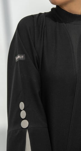 عباية سوداء نصف كلوش تفاصيل رمادي