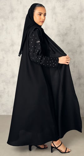 عباية حركة بالأكتاف وكريستال أبيض