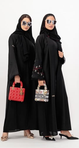 عباية برج الأسد تطريز ملون