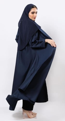 عباية كحلية كلوش ياقة وأكمام مثنية