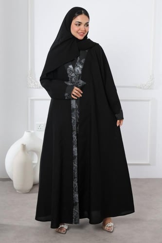 عباية ياقة واكمام مطرزة بفتحة مثلثة