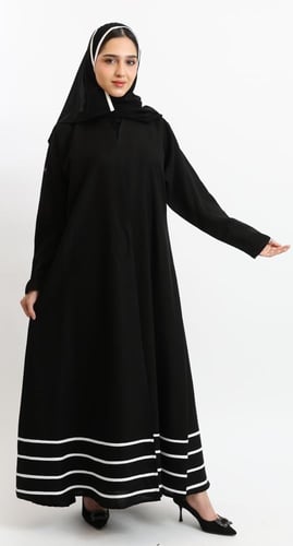 عباية نصف كلوش خطوط بيضاء بالأسفل