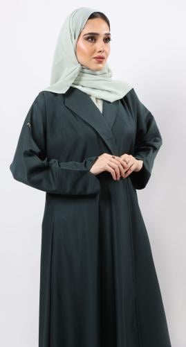 عباية أخضر زمردي كلوش ياقة وأكمام مثنية