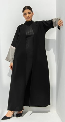 عباية سوداء نصف كلوش سكري لامع