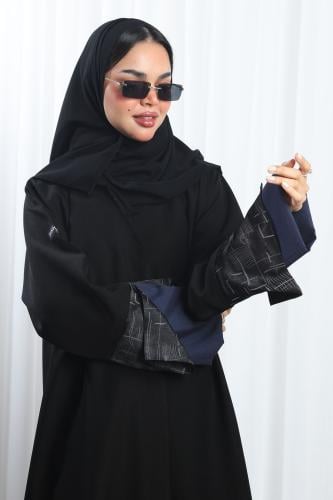 عباية سوداء أكمام مفتوحة كحلية ونقوش
