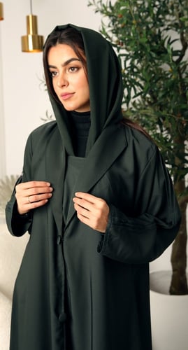 عباية خضراء حرير بارد ياقة مقفلة عند الصدر