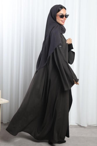 عباية رمادي داكن أكمام واسعة بفتحة ناعمة