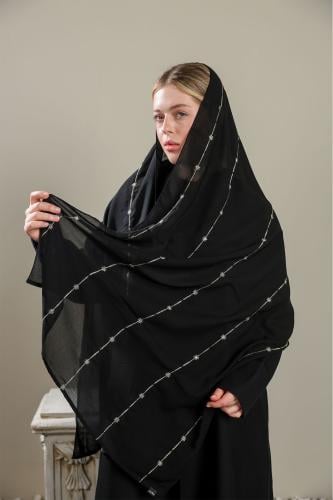 طرحة سوداء تطريز ذهبي خطوط