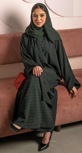 عباية مقلمة لون أخضر