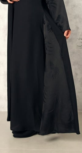 عباية كلوش تطريز جانبي وبالأكمام