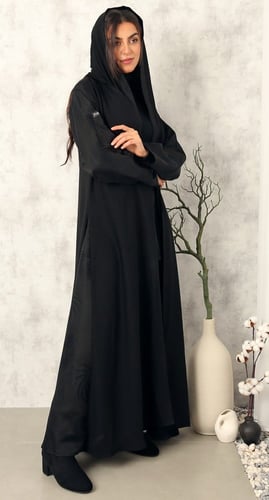 عباية كلوش تطريز جانبي وبالأكمام