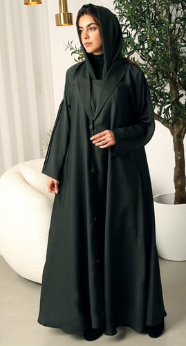 عباية خضراء حرير بارد ياقة مقفلة عند الصدر