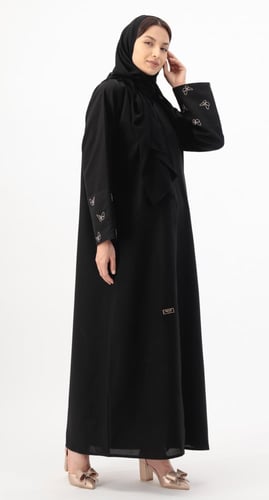 عباية سوداء تطريز فراشات بالأكمام