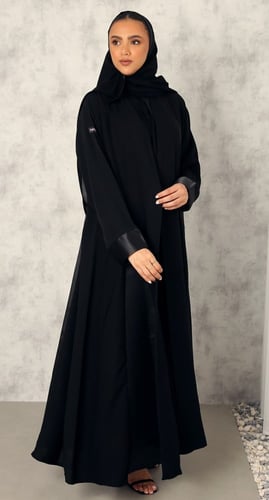 عباية كلوش تفتة جانبية ومن الخلف